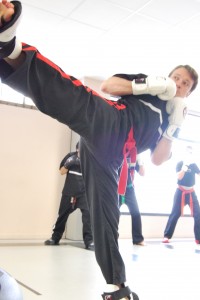 ARTES MARCIALES BILBAO GETXO VIZCAYA INFANTIL SENSHIDO YAWARA KARATE KICK BOXING DEFENSA PERSONAL